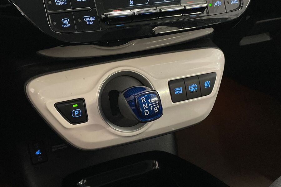 Toyota Prius Plug-in vaihtoauto