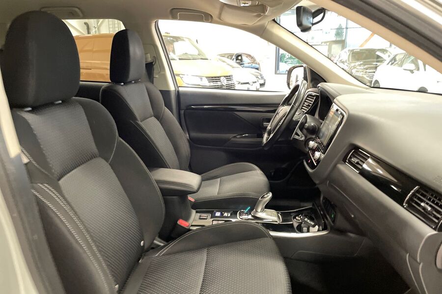 Mitsubishi Outlander PHEV vaihtoauto