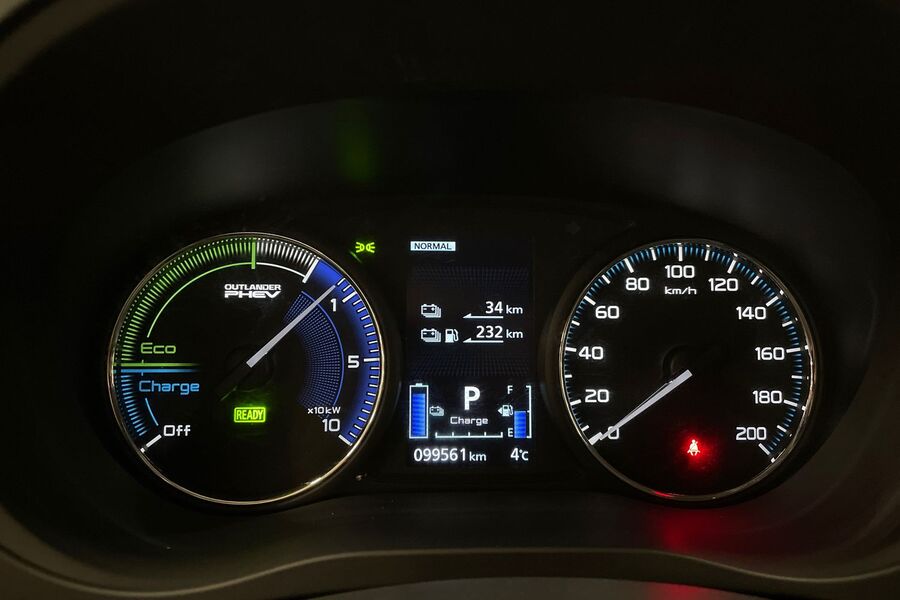 Mitsubishi Outlander PHEV vaihtoauto