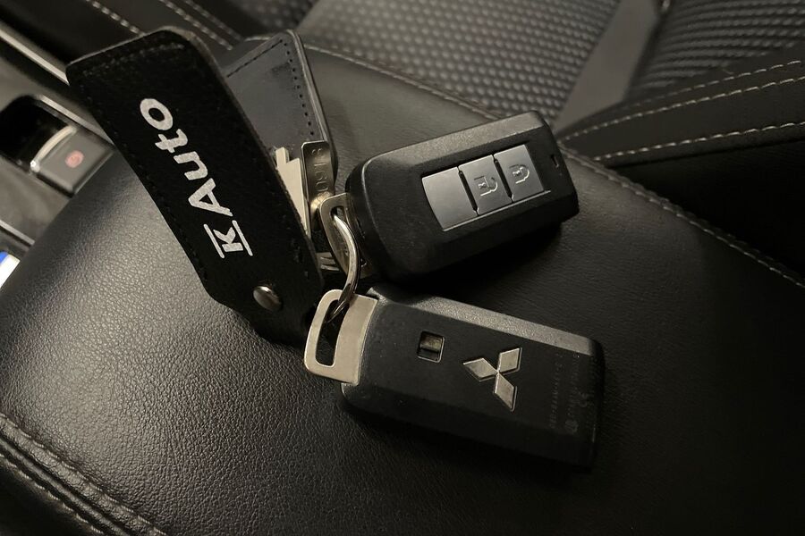 Mitsubishi Outlander PHEV vaihtoauto