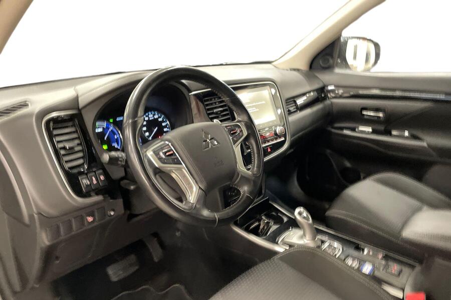 Mitsubishi Outlander PHEV vaihtoauto