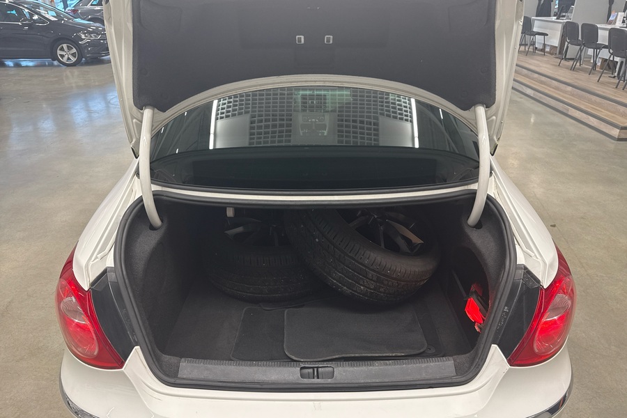Volkswagen Passat CC vaihtoauto