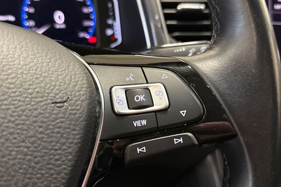 Volkswagen T-Roc vaihtoauto