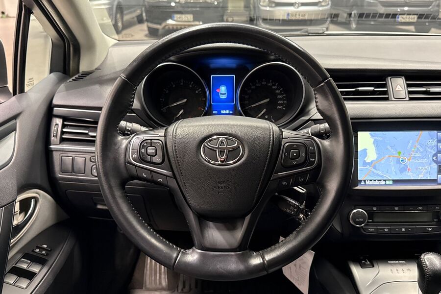 Toyota Avensis vaihtoauto