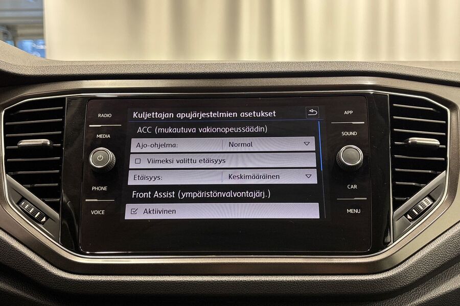 Volkswagen T-Roc vaihtoauto