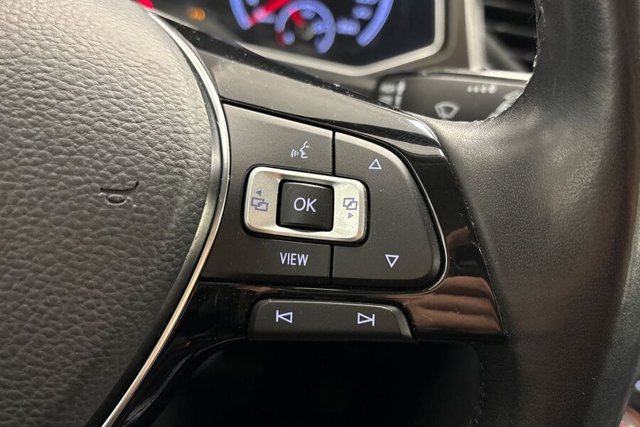 Volkswagen T-Roc vaihtoauto