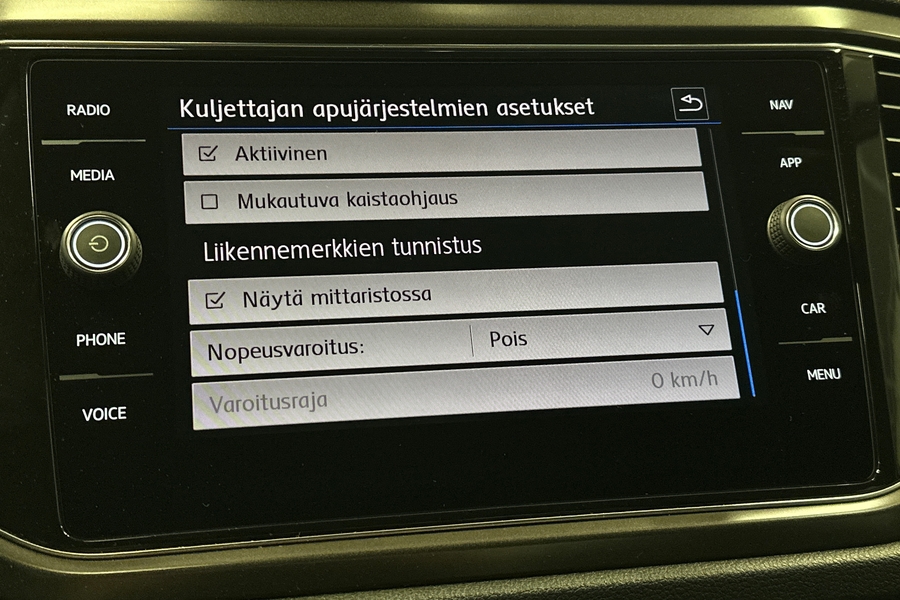 Volkswagen T-Roc vaihtoauto
