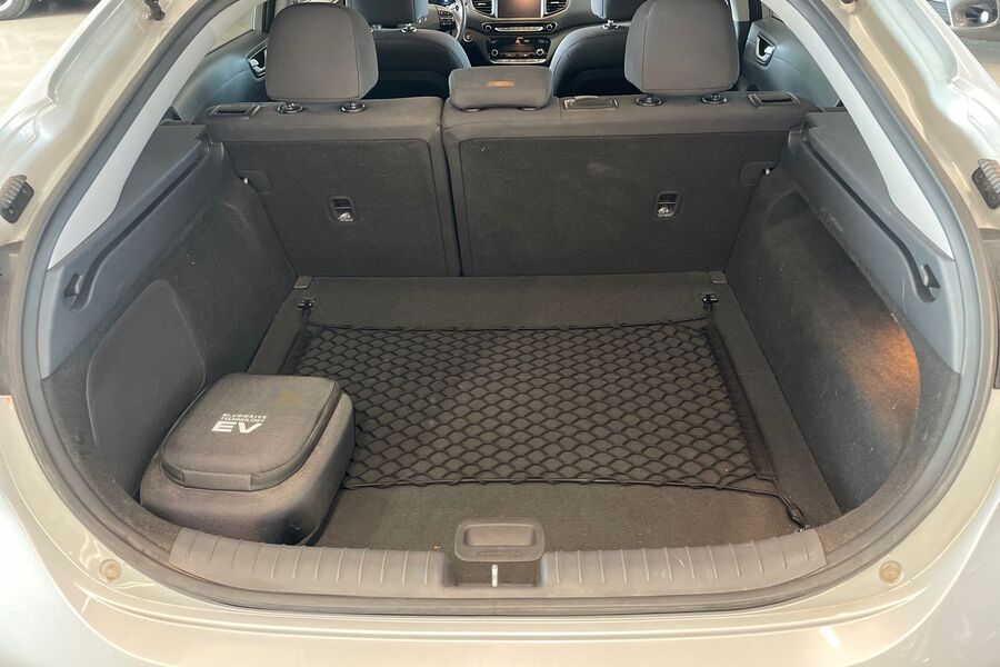 Hyundai IONIQ electric vaihtoauto