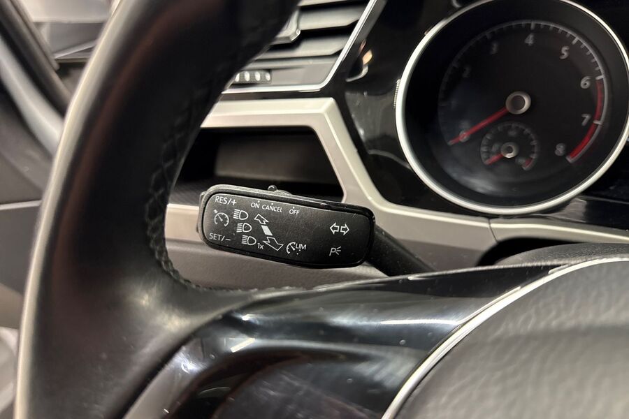 Volkswagen Touran vaihtoauto