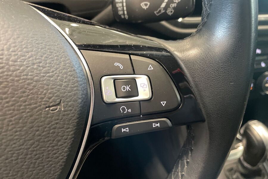 Volkswagen T-Roc vaihtoauto