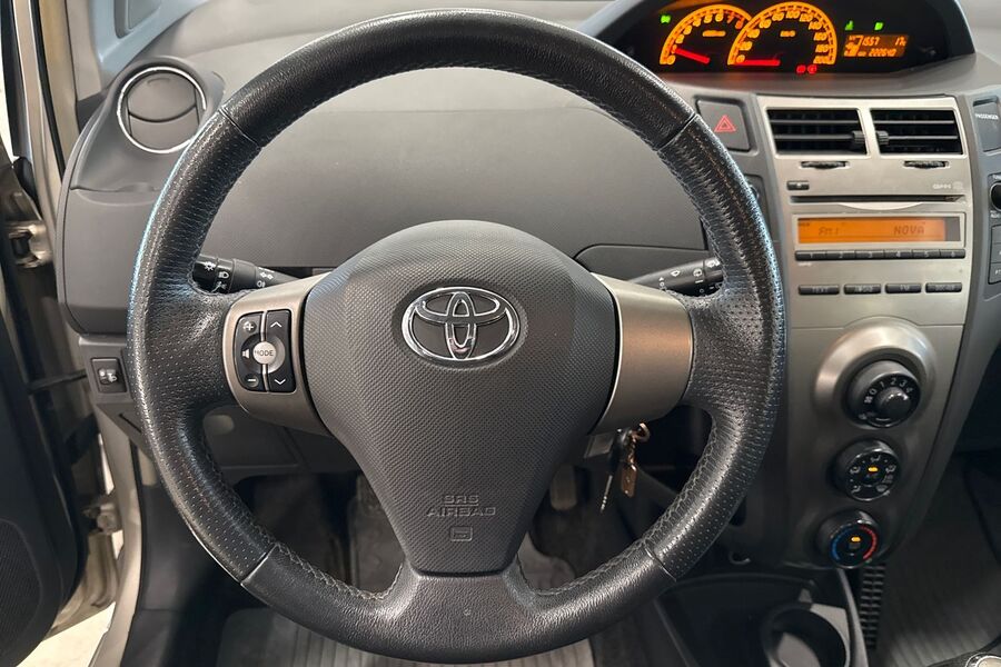 Toyota Yaris vaihtoauto