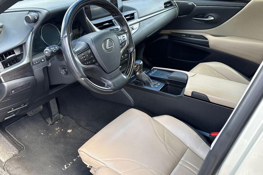Lexus ES vaihtoauto
