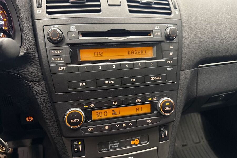 Toyota Avensis vaihtoauto