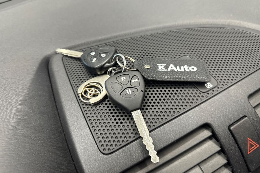 Toyota Avensis vaihtoauto