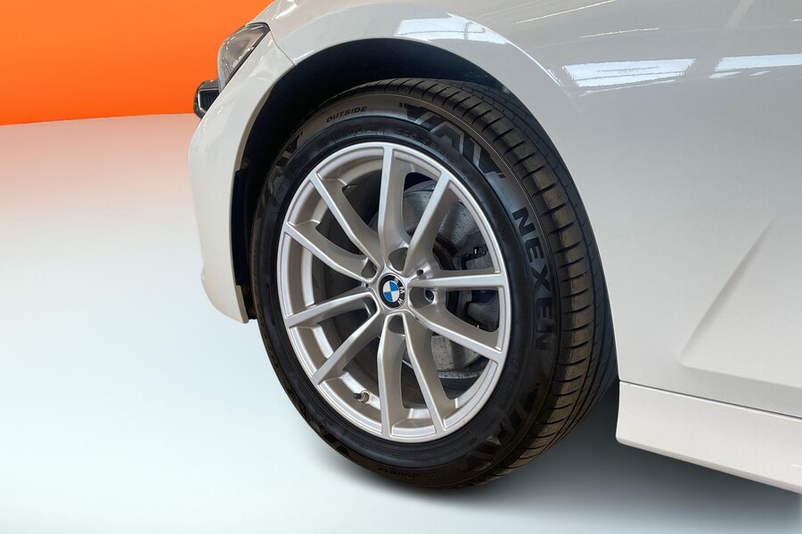 BMW 320 vaihtoauto