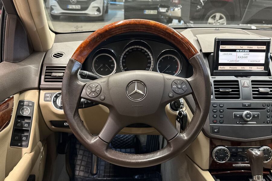 Mercedes-Benz C vaihtoauto