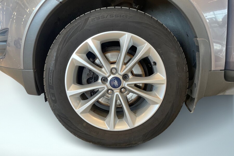 Ford Kuga vaihtoauto