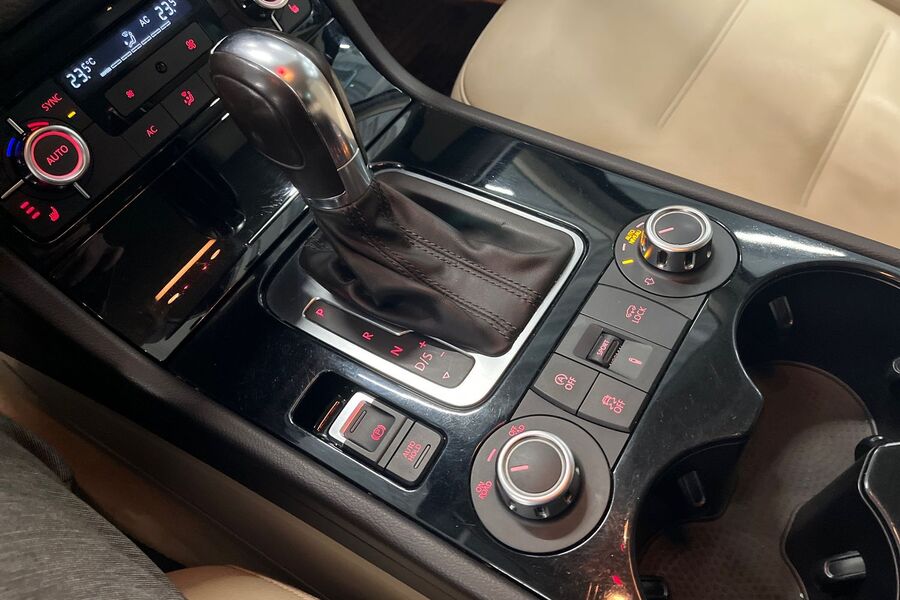 Volkswagen Touareg vaihtoauto