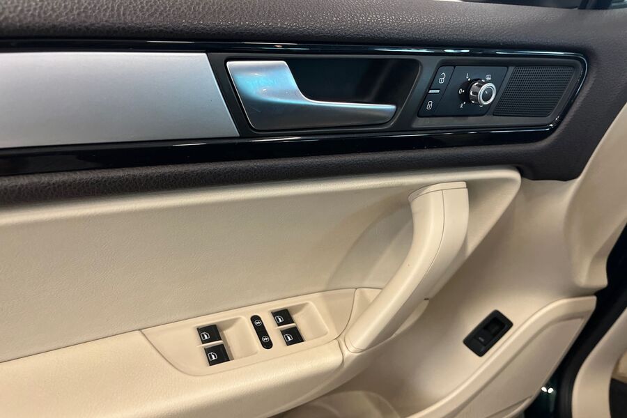 Volkswagen Touareg vaihtoauto