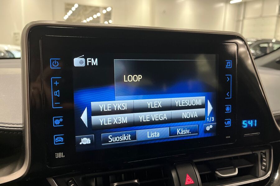 Toyota C-HR vaihtoauto