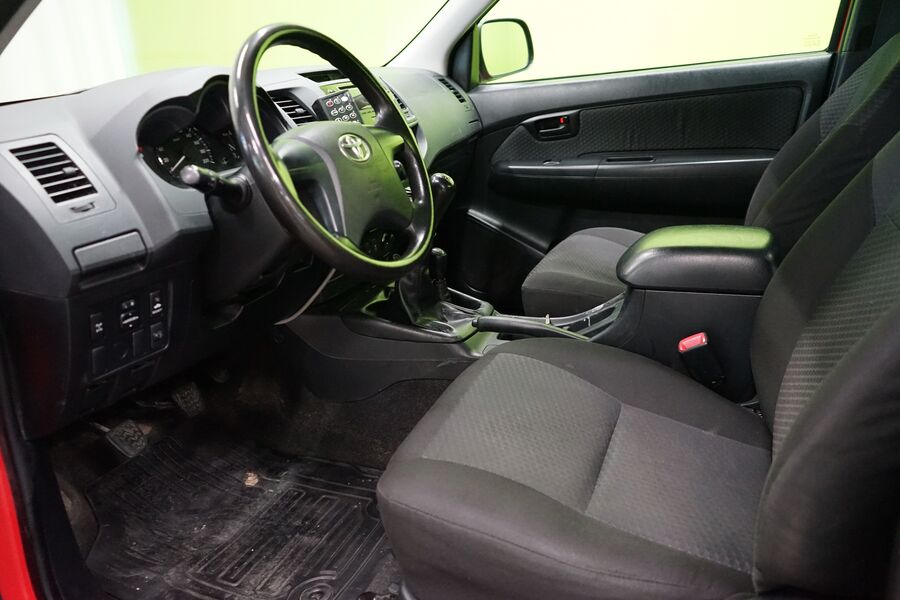 Toyota Hilux vaihtoauto