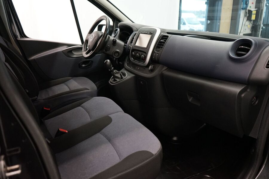 Opel Vivaro vaihtoauto