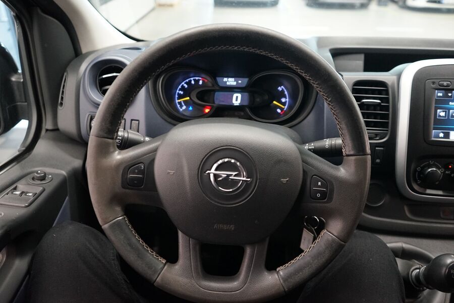 Opel Vivaro vaihtoauto