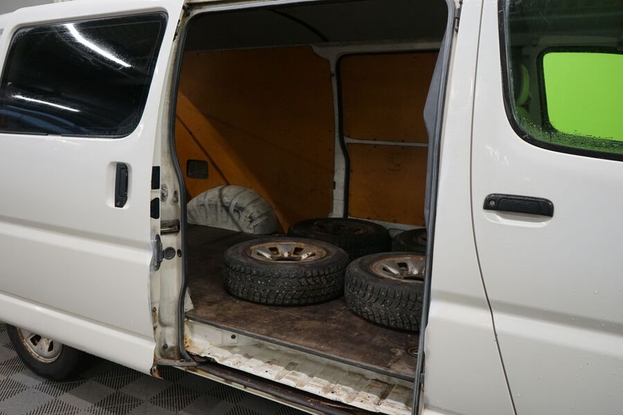 Toyota Hiace vaihtoauto