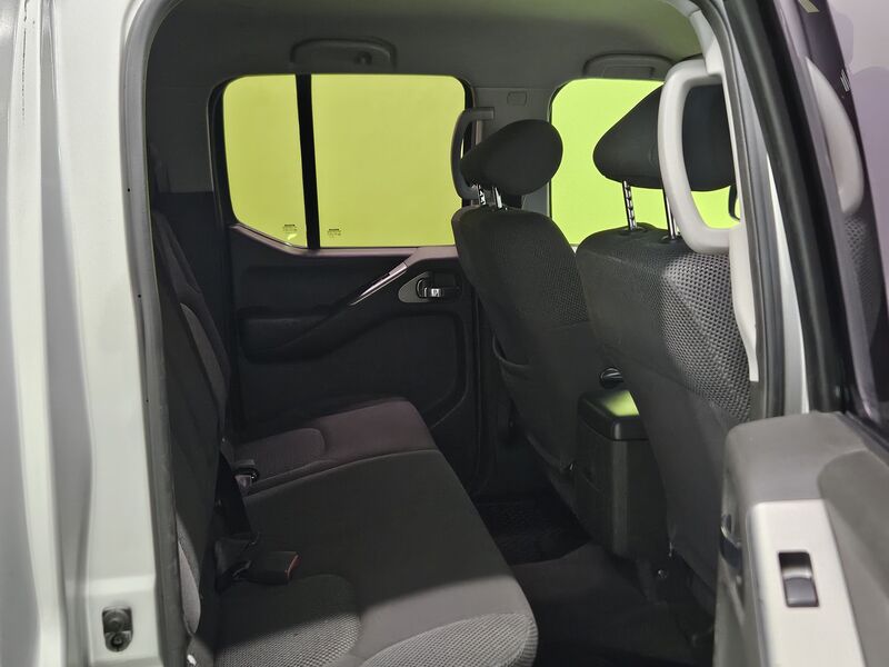 Nissan Navara vaihtoauto