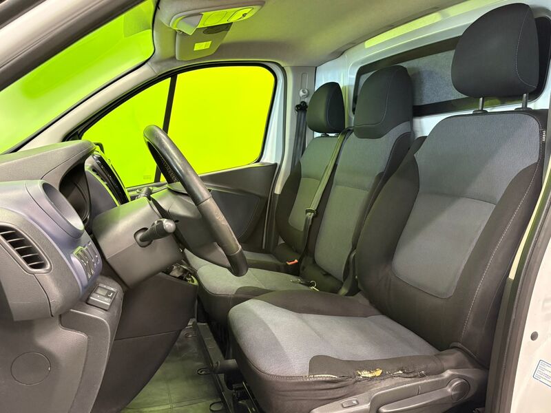 Opel Vivaro vaihtoauto