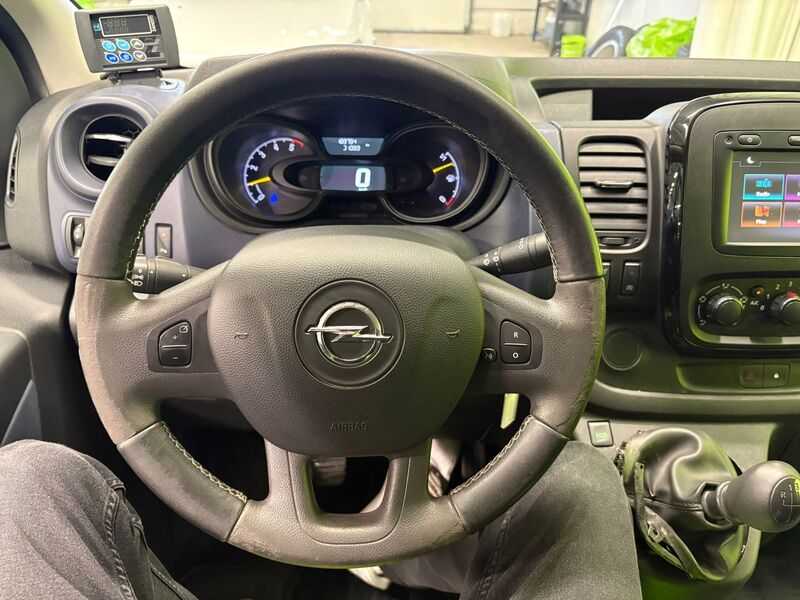 Opel Vivaro vaihtoauto