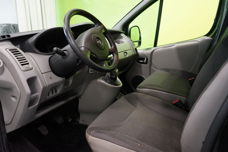 Opel Vivaro vaihtoauto