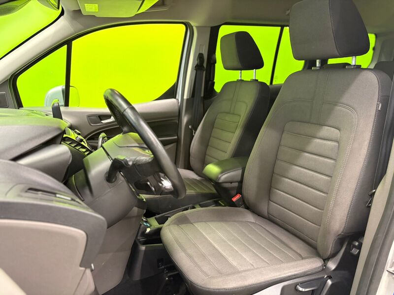 Ford Grand Tourneo Connect vaihtoauto