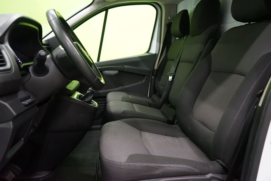 Nissan Primastar vaihtoauto