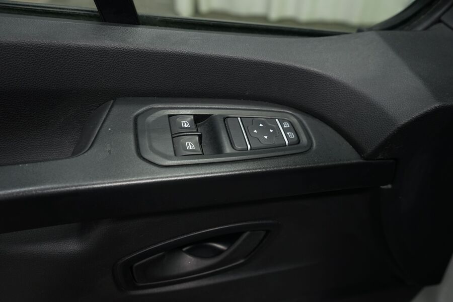 Nissan Primastar vaihtoauto