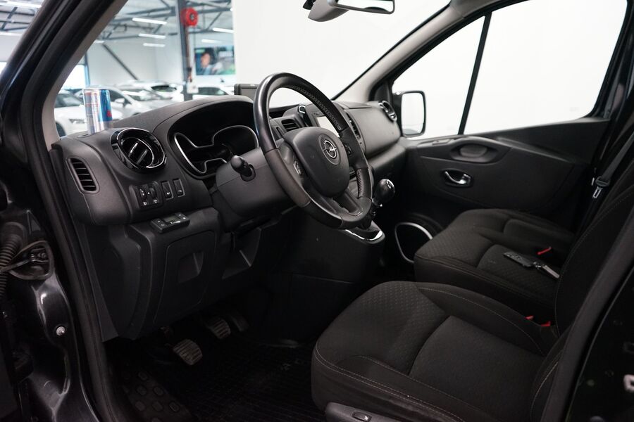 Opel Vivaro vaihtoauto