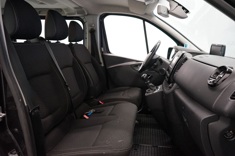 Opel Vivaro vaihtoauto