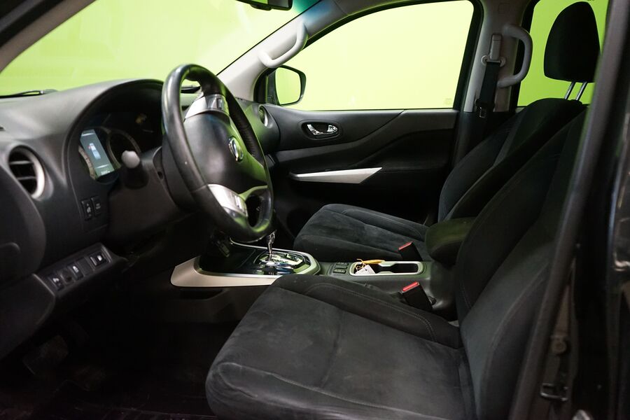 Nissan Navara vaihtoauto