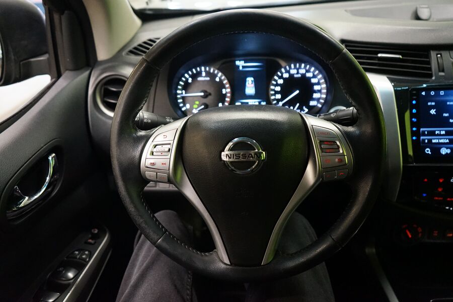 Nissan Navara vaihtoauto