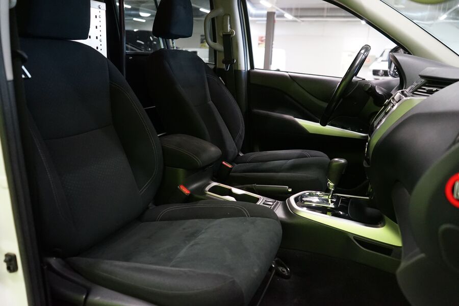 Nissan Navara vaihtoauto