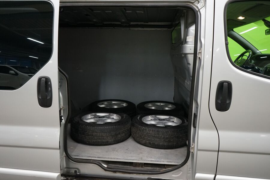 Opel Vivaro vaihtoauto