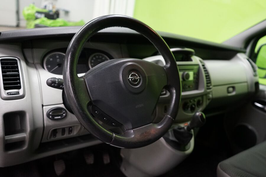 Opel Vivaro vaihtoauto