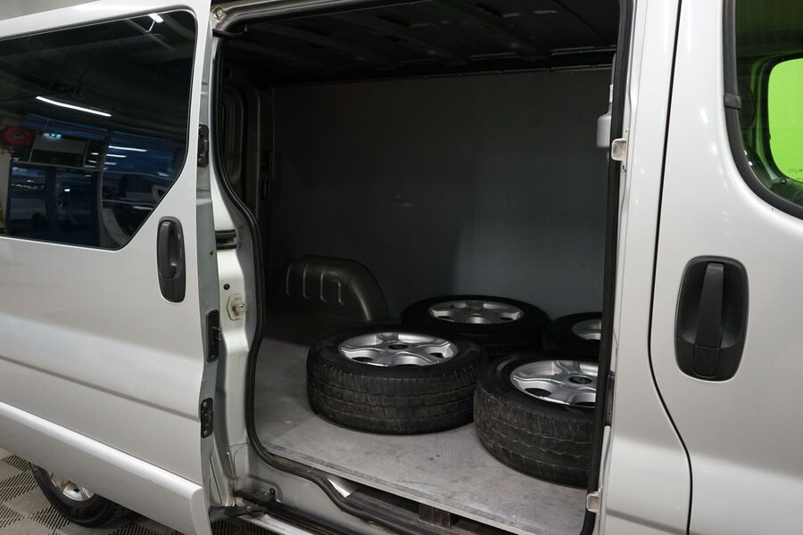 Opel Vivaro vaihtoauto