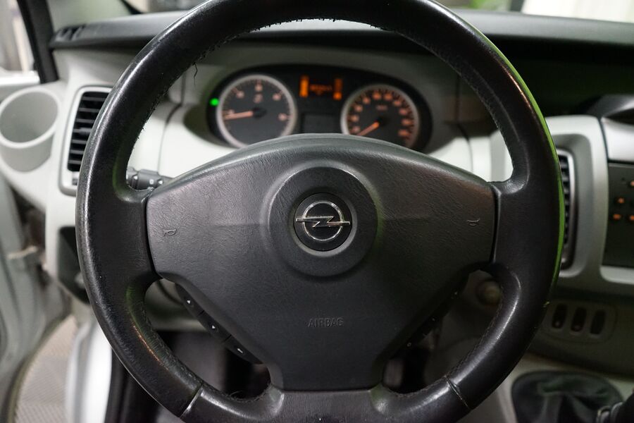 Opel Vivaro vaihtoauto