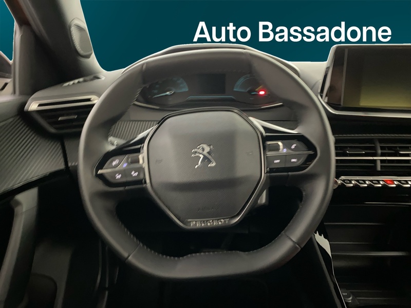 Peugeot e-2008 vaihtoauto