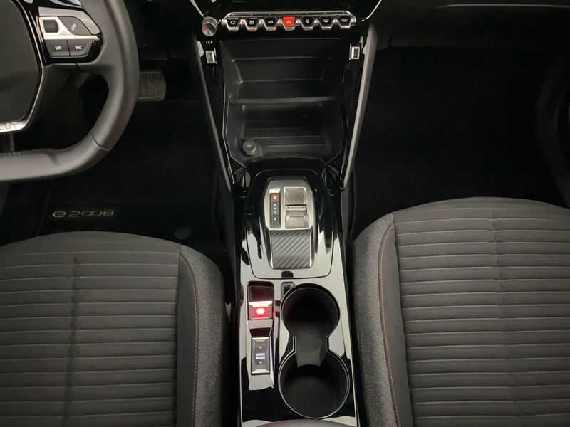 Peugeot e-2008 vaihtoauto