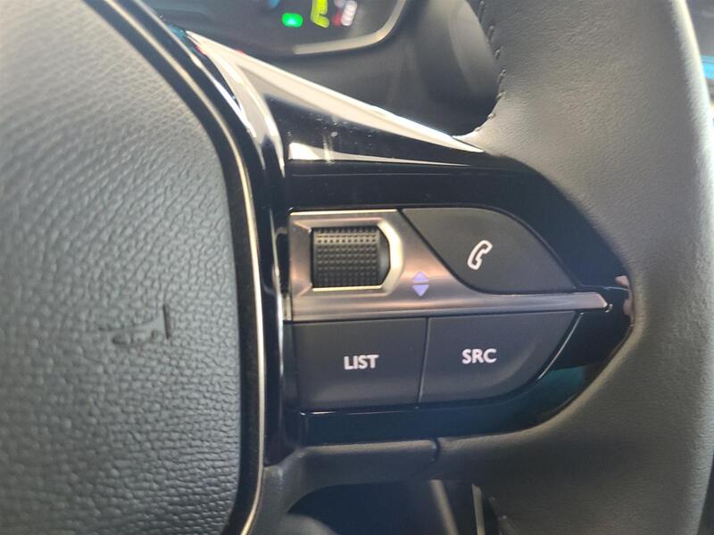 Peugeot e-2008 vaihtoauto