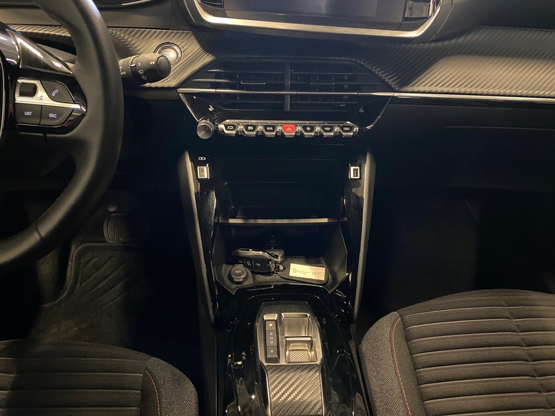 Peugeot e-2008 vaihtoauto