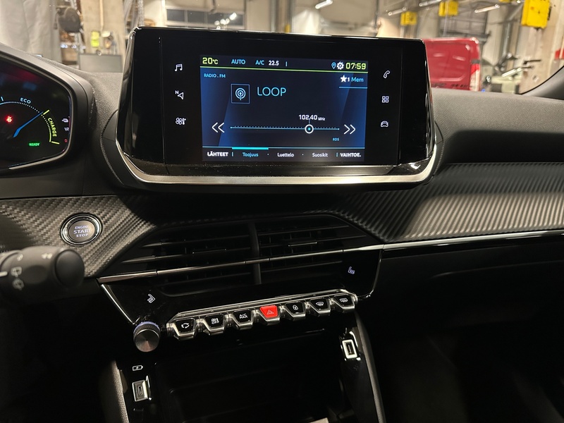 Peugeot e-2008 vaihtoauto