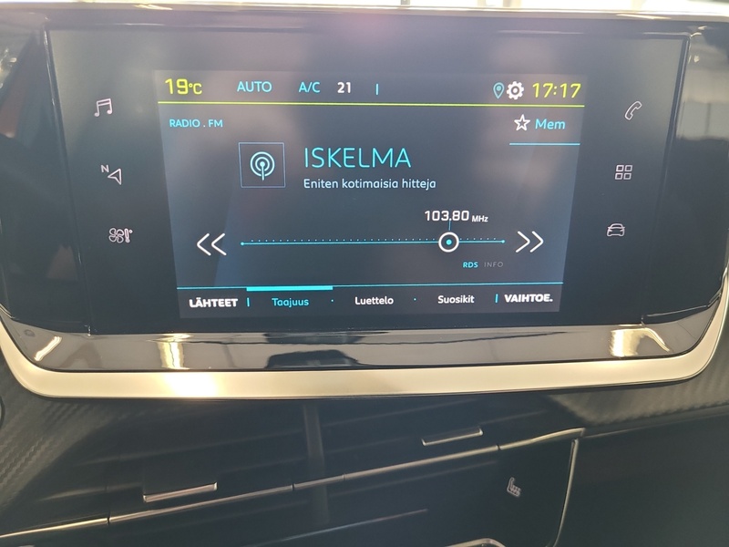 Peugeot e-2008 vaihtoauto